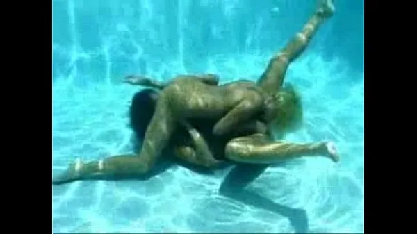 Färska Exposure - Lesbian underwater sex klipp Klipp