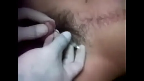 تازہ Aplicando PIercing no pau - piercing in the cock کلپس کلپس