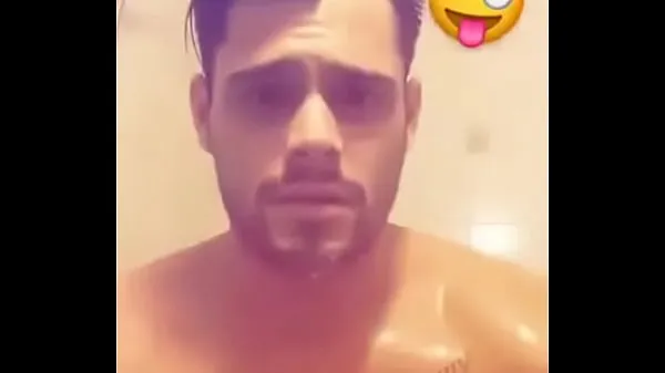 Yeni Lucas Velasco in the shower klip Klipler