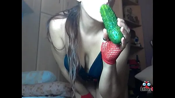 Fresh Girl Plays With Cucumber, Gets Cucumber In Pussy clips Clips