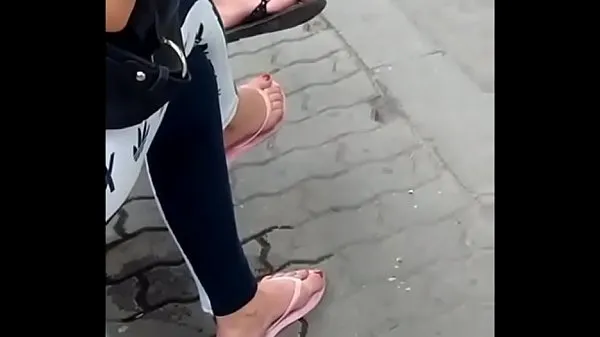 Fresh candid feet in flip-flops VID 20180626 150317031 HD clips Clips