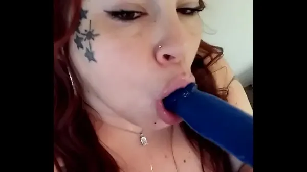 新鮮な AriesBBW stuffs her mouth 個のクリップ クリップ