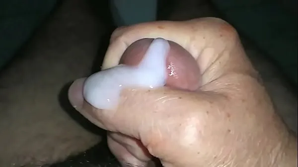 Frische Ich trinke einen schönen Strohhalm und lasse die Milch langsam heraus Clips Clips