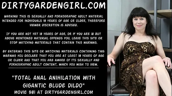 Frische Dirtygardengirl Totale Anal-Anihilation mit gigantischem bludem Dildo Clips Clips