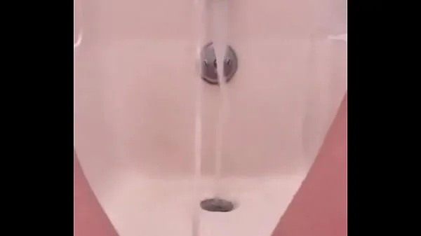 Friss 18 yo pissing fountain in the bath klip Klipek