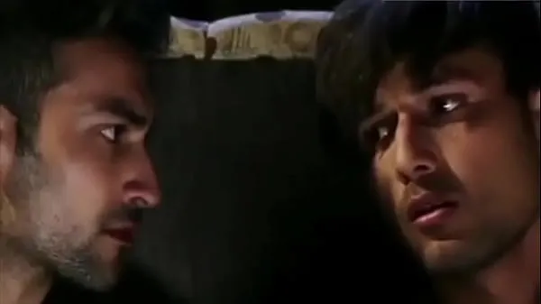 Yeni Hot Gay Kiss in Indian Web Series klip Klipler