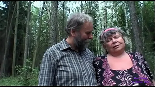 Nové klipy (celkem The girl looking for sees an older lady with big tits fucking with her old husband and gets very horny) Klipy