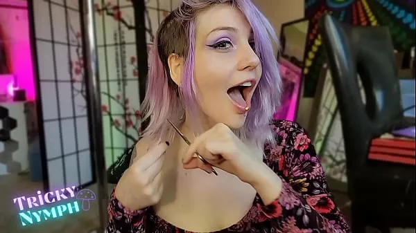 Sveži Tricky Nymph Shaves Her Head (Preview posnetki Posnetki