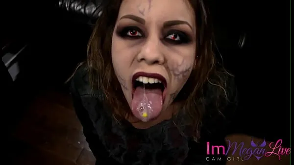 Nuovi RAGAZZA ZOMBIE AFFAMATA DI CAZZO - ImMeganLive clip Clip