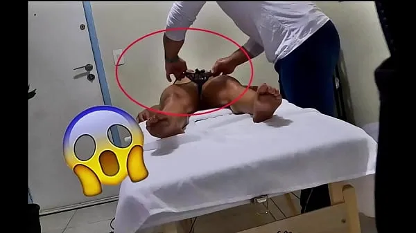 ताज़ा Naughty masseuse took off his client's panties and filmed in secret क्लिप्स क्लिप्स