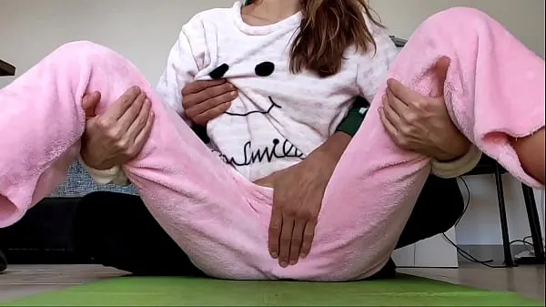 asian amateur real homemade teasing pussy and small tits fetish in pajamas klip baru Klip