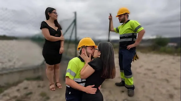 최신 Construction worker fucks curious girl and cums inside 클립 클립